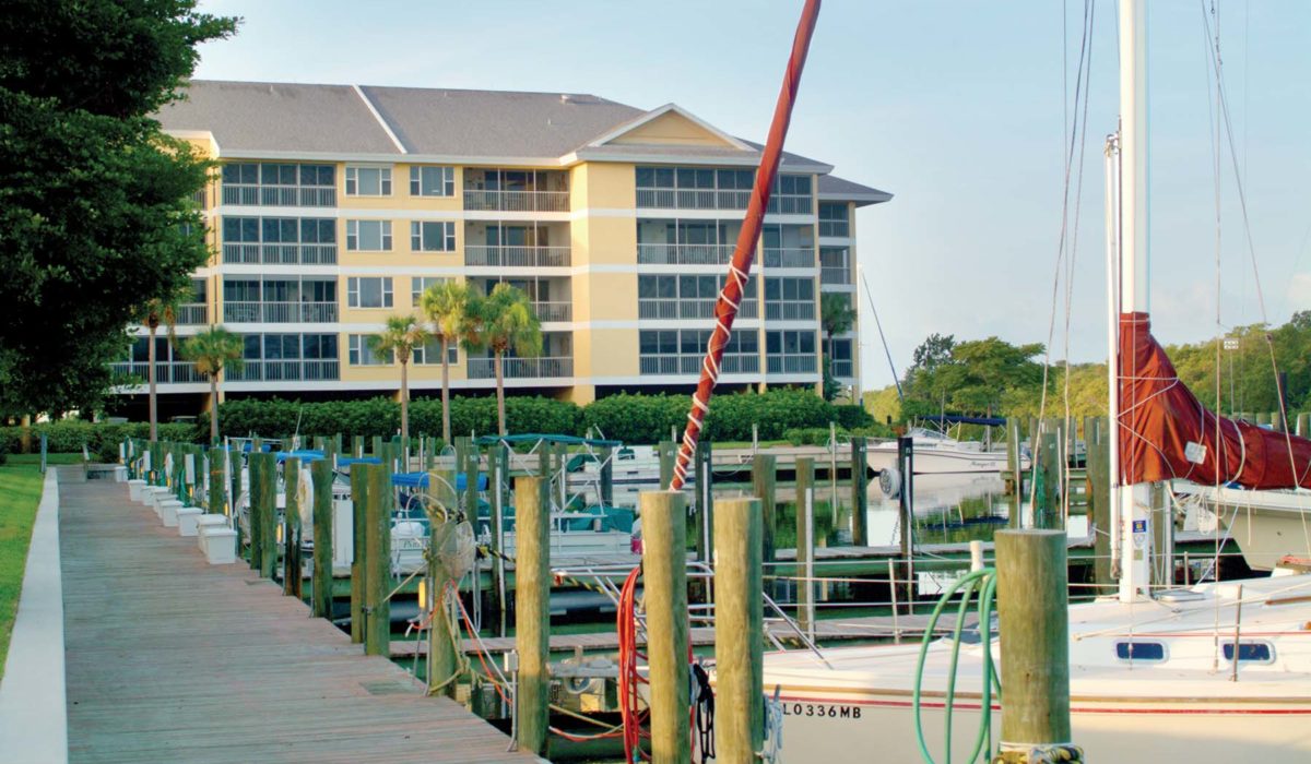 Boaters enjoy free dockage with water, electricity, and direct deep-water access to the Caloosahatchee River, just minutes from the Gulf of Mexico.